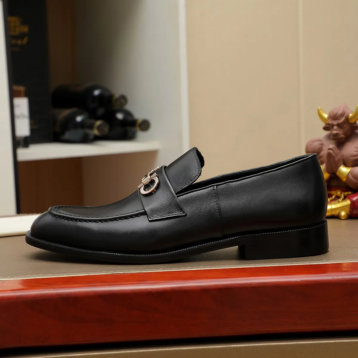 Men's shoes 💰440 Ferragamo [Ferragamo] top imported suit men's shoes 💯Original copy of the official website, product materials: selected imported embossed calfskin + luxury hardware buckle accessories ~ imported water-dyed cow 🐂 leather lining. Strong three-dimensional visual effect, original combination outsole, multiple colors available😘 Size: 39-44 (38.45.46. Customized)